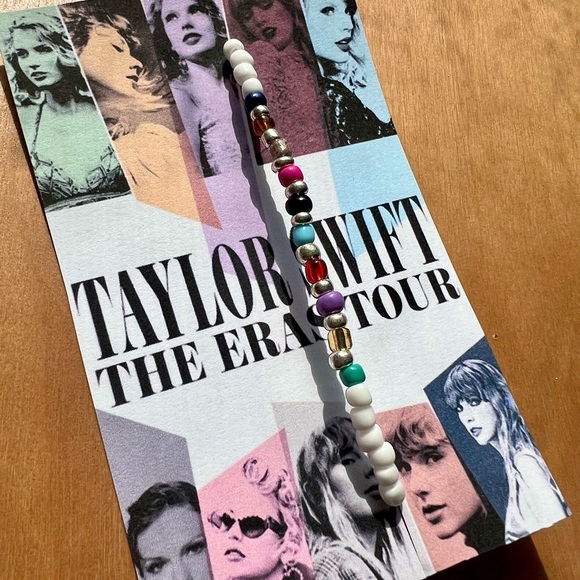 TAYLOR SWIFT The Eras Tour Bracelet - Picture 4 of 4